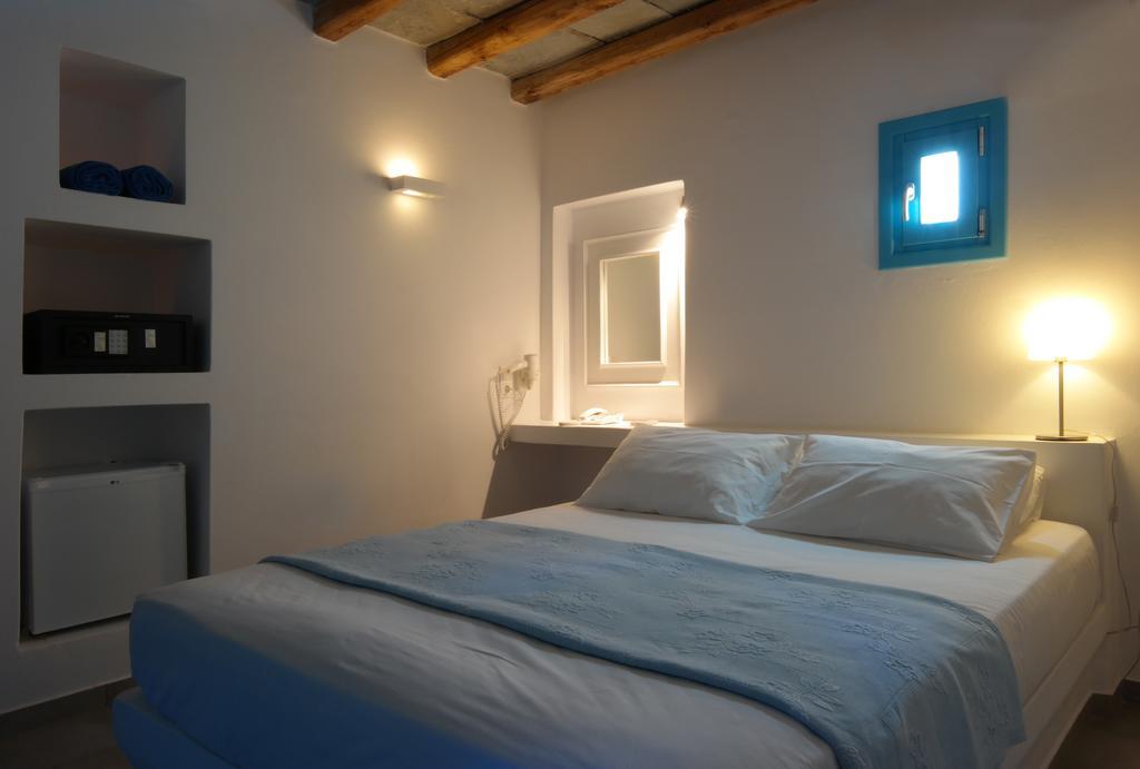 Miramare Hotel Folegandros Town Phòng bức ảnh